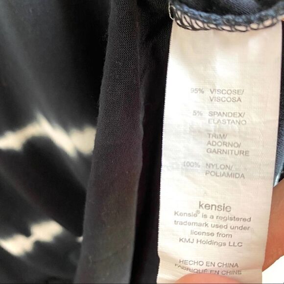 Kensie tie-dye top lace detail size small - Picture 7 of 8